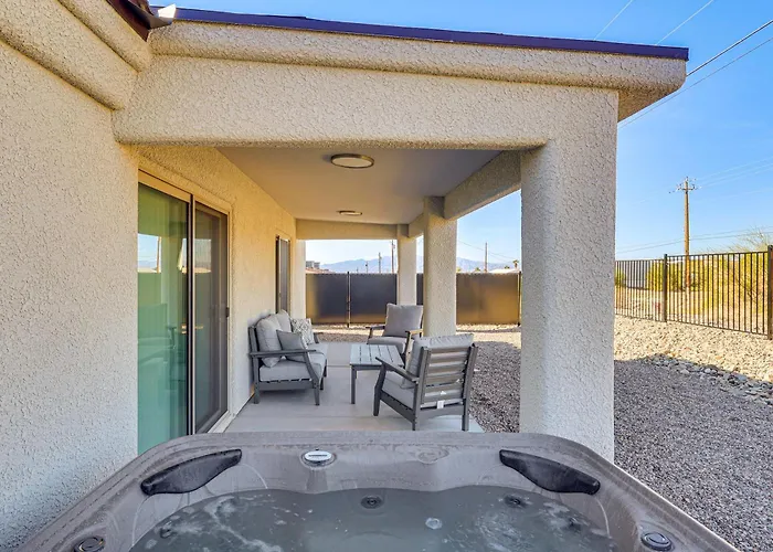 4 Mi To Havasu State Park! Retreat W/ Hot Tub Ferienhaus *