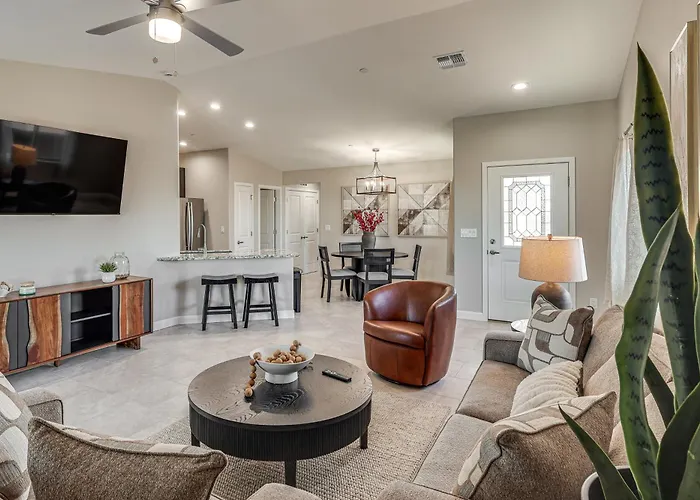 4 Mi To Havasu State Park! Retreat W/ Hot Tub Ferienhaus