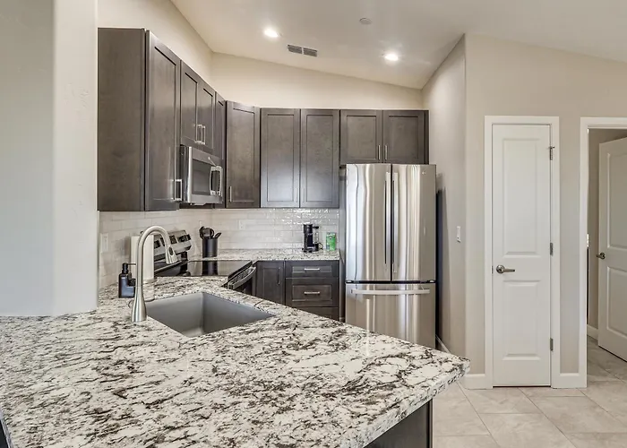 4 Mi To Havasu State Park! Retreat W/ Hot Tub * Lake Havasu City