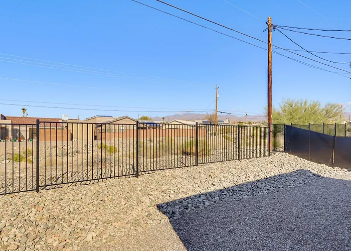 4 Mi To Havasu State Park! Retreat W/ Hot Tub Ferienhaus